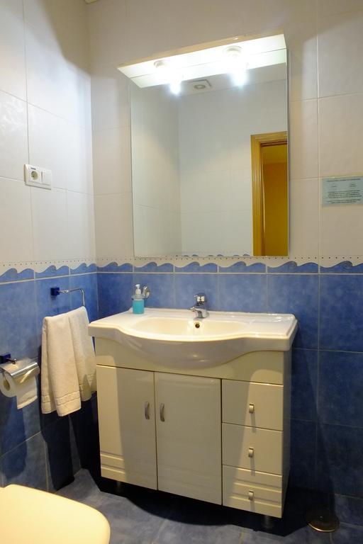 Hostal Los Claveles 토레용드아르도즈 외부 사진