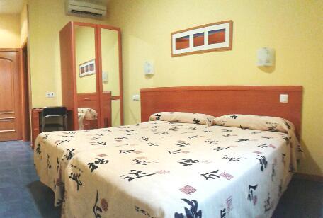 Hostal Los Claveles 토레용드아르도즈 객실 사진